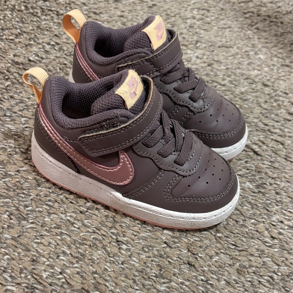 Nike Kids Sneakers in Purple and Pink